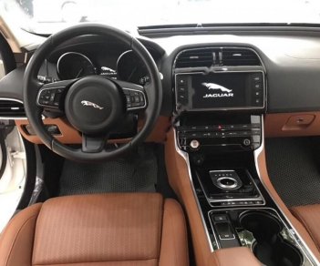 Jaguar XF 2015 - Cần bán xe Jaguar XF đời 2015, màu trắng, xe nhập chính chủ
