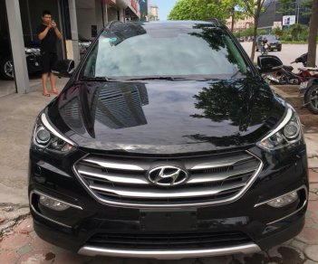 Hyundai Santa Fe 2.2L 2016 - Bán Hyundai Santa Fe 2.2L năm 2016, màu đen, biển thành phố rất mới