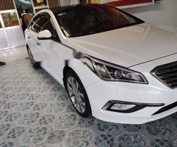 Hyundai Sonata    2015 - Cần bán xe Hyundai Sonata sản xuất năm 2015, màu trắng xe gia đình
