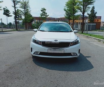 Kia Cerato AT 2017 - Bán xe Kia Cerato đăng ký lần đầu 2017, màu trắng ít sử dụng, giá tốt 590tr