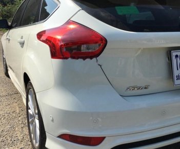 Ford Focus 2016 - Bán xe Ford Focus 2016, màu trắng, giá chỉ 668 triệu