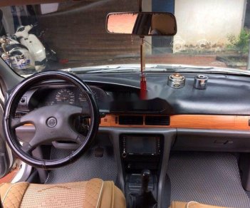 Nissan Bluebird 1993 - Cần bán xe Nissan Bluebird năm 1993, màu trắng, giá tốt