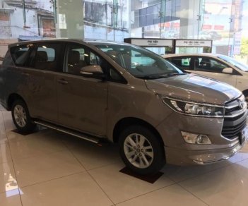 Toyota Innova 2.0E 2018 - Bán xe Toyota Innova 2.0E sản xuất 2018, màu xám