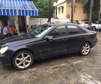 Mercedes-Benz C class 2005 - Bán Mercedes năm sản xuất 2005, màu đen