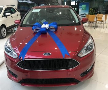 Ford Focus Sport 2018 - Bán xe Ford Focus Sport 5 cửa 2018 - Tặng phụ kiện - vay trả góp đến 80% - giao xe tận nơi - LH 0901.345.579