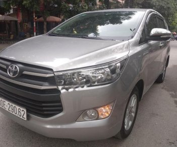 Toyota Innova 2.0E 2017 - Cần bán Toyota Innova 2.0E sản xuất năm 2017, màu xám giá cạnh tranh