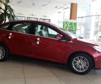 Ford Focus Titanium 1.5L 2018 - Bán xe Ford Focus Titanium 1.5L đời 2018, màu đỏ, 750tr