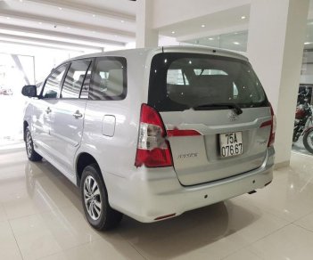 Toyota Innova 2.0G 2016 - Cần bán Toyota Innova 2.0G năm 2016, màu bạc