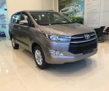 Toyota Innova 2.0E 2018 - Toyota Innova 2.0E 2018 - Đồng ánh kim - Hỗ trợ trả góp 90%, bảo hành chính hãng 3 năm/ Hotline: 0898.16.8118