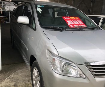 Toyota Innova E 2013 - Bán Toyota Innova E đời 2013, màu bạc 