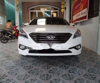 Hyundai Sonata    2015 - Cần bán xe Hyundai Sonata sản xuất năm 2015, màu trắng xe gia đình