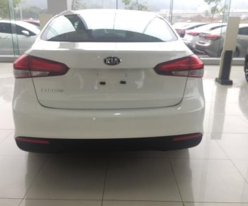 Kia Cerato 1.6 SMT 2018 - Bán xe Kia Cerato 1.6 SMT 2018, màu trắng, giá cạnh tranh nhất hiện nay