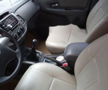 Toyota Innova 2013 - Cần bán Toyota Innova sản xuất 2013, màu bạc ít sử dụng