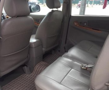 Toyota Innova G 2010 - Bán Toyota Innova G 2010, màu bạc số sàn