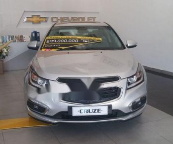 Chevrolet Cruze   2018 - Bán xe Chevrolet Cruze đời 2018, màu bạc, 699 triệu