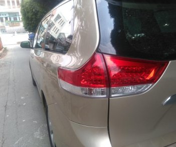 Toyota Sienna 2011 - Cần bán xe Toyota Sienna 2011 màu vàng nhập khẩu Mỹ