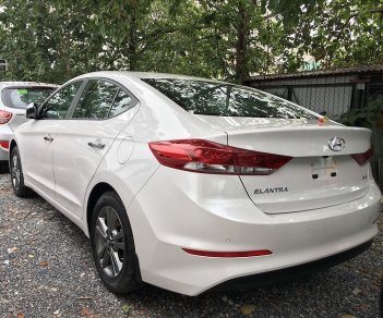 Hyundai Elantra 2018 - Bán Hyundai Elantra đời 2018, màu trắng, nhập khẩu, giá chỉ 669 triệu