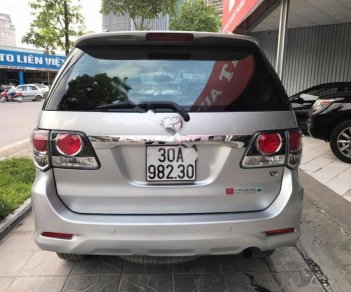 Toyota Fortuner V 4x2AT 2016 - Bán Toyota Fortuner V 4x2AT 2016, màu bạc  