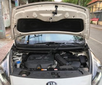 Kia Rondo CRDi 1.7AT 2015 - Bán Kia Rondo CRDi 1.7AT đời 2015, màu trắng 