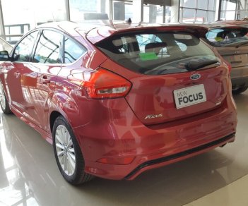 Ford Focus Sport 5D Ecoboost 1.5L 2018 - Cần bán xe Ford Focus Sport 5D Ecoboost 1.5L năm sản xuất 2018, màu đỏ, giá cả thương lượng