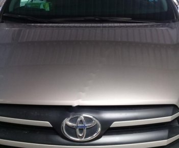 Toyota Innova 2.0E 2017 - Chính chủ bán Toyota Innova 2.0E 2017, màu vàng cát