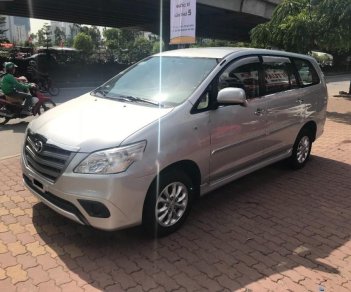 Toyota Innova 2.0E 2014 - Bán ô tô Toyota Innova 2.0E đời 2014, màu bạc 