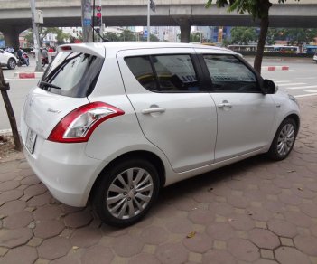 Suzuki Swift 2016 - Cần bán xe Suzuki Swift rất mới sản xuất 2016, màu trắng