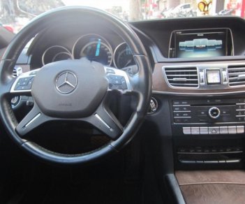 Mercedes-Benz E class E200 2015 - Bán Mercedes E200 sản xuất 2015, màu trắng