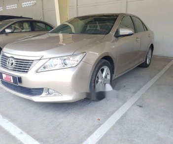 Toyota Camry  2.5Q 2013 - Cần bán xe Toyota Camry 2.5Q 2013, màu bạc, giá 900tr