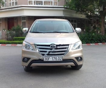 Toyota Innova 2.0E 2015 - Bán Toyota Innova 2.0E năm sản xuất 2015 chính chủ