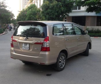 Toyota Innova 2.0E 2015 - Bán Toyota Innova 2.0E năm sản xuất 2015 chính chủ