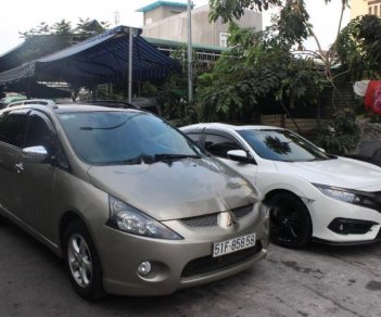 Mitsubishi Grandis 2006 - Cần bán xe Mitsubishi Grandis sản xuất 2006, màu vàng, nhập khẩu