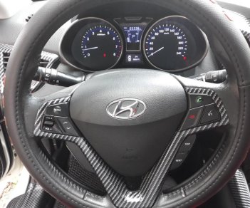 Hyundai Veloster 1.6 AT 2011 - Bán Hyundai Veloster 1.6 AT 2011, màu trắng, giá TL, hổ trợ góp