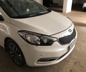 Kia K3 2016 - Bán Kia K3 đời 2016, màu trắng, 590tr