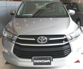 Toyota Innova V 2018 - Bán Toyota Innova V đẳng cấp limousine + full options
