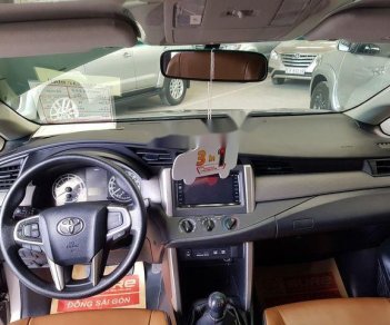 Toyota Innova 2017 - Bán Toyota Innova năm sản xuất 2017, màu bạc, giá tốt