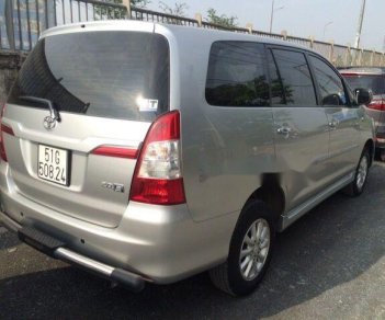 Toyota Innova 2.0E 2013 - Cần bán gấp Toyota Innova 2.0E năm 2013, màu bạc, 558 triệu