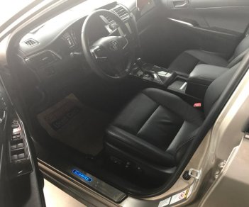 Toyota Camry 2.5Q 2015 - Bán Camry 2.5Q 2015 màu nâu vàng