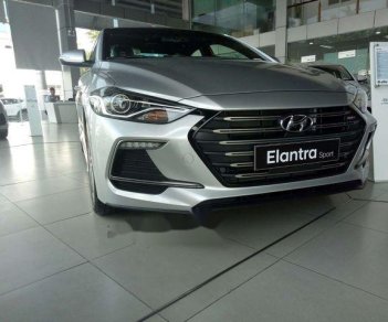 Hyundai Elantra  Sport 1.6 Turbo 2018 - Bán Hyundai Elantra Sport 1.6 Turbo năm 2018, màu bạc, giá tốt