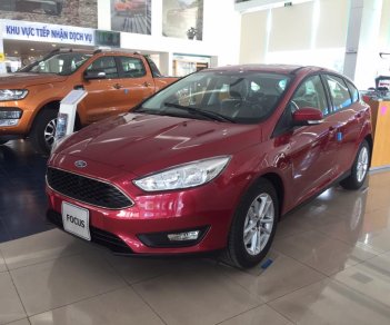 Ford Focus 2018 - Bán Ford Focus 2018, mới 100%, khuyến mãi lớn, giá rẻ, đủ các màu, tặng phụ kiện, hỗ trợ trả góp 80%- LH: 0942552831