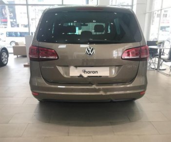 Volkswagen Sharan 2.0 TSI 2018 - Cần bán Volkswagen Sharan 2.0 TSI đời 2018, màu vàng, xe nhập