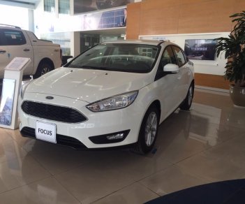 Ford Focus 2018 - Bán Ford Focus 2018 mới 100%, giá tốt đủ màu, tặng phụ kiện- LH: 0942552831