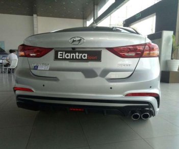 Hyundai Elantra  Sport 1.6 Turbo 2018 - Bán Hyundai Elantra Sport 1.6 Turbo năm 2018, màu bạc, giá tốt