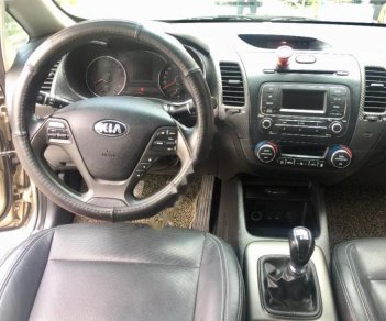 Kia K3 2014 - Cần bán gấp Kia K3 năm sản xuất 2014, màu vàng