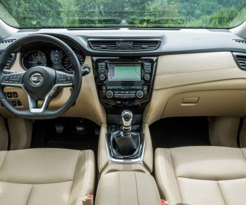 Nissan X trail 2.5 SV 4WD  2018 - Bán Nissan X trail 2.5 SV 4WD năm sản xuất 2018, màu vàng, giao xe sớm nhất miền Bắc