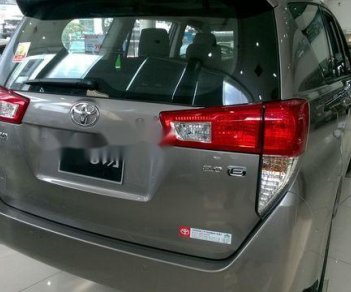 Toyota Innova 2018 - Cần bán Toyota Innova năm sản xuất 2018, màu bạc, giá tốt