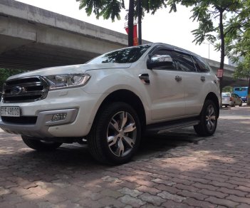 Ford Everest 2.2L 4x2 Titanium AT 2017 - Bán Ford Everest 2.2L 4x2 Titanium model 2018 siêu lướt