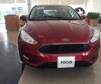 Ford Focus 2018 - Bán Ford Focus 2018, mới 100%, khuyến mãi lớn, giá rẻ, đủ các màu, tặng phụ kiện, hỗ trợ trả góp 80%- LH: 0942552831