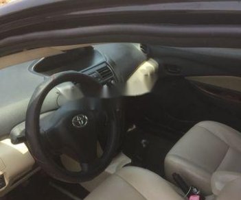 Toyota Vios E 2010 - Bán Toyota Vios E sản xuất 2010, màu đen chính chủ, 305 triệu