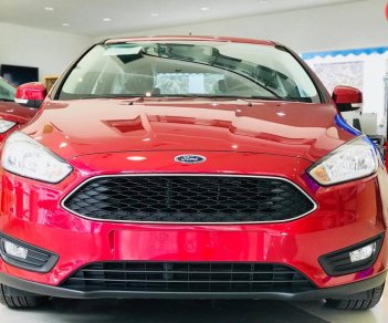 Ford Focus 1.5 2018 - Bán Ford Focus 2018, màu đỏ, giá 580tr, BHVC, Phim, Ghế da,... Vay được 90% giá trị xe